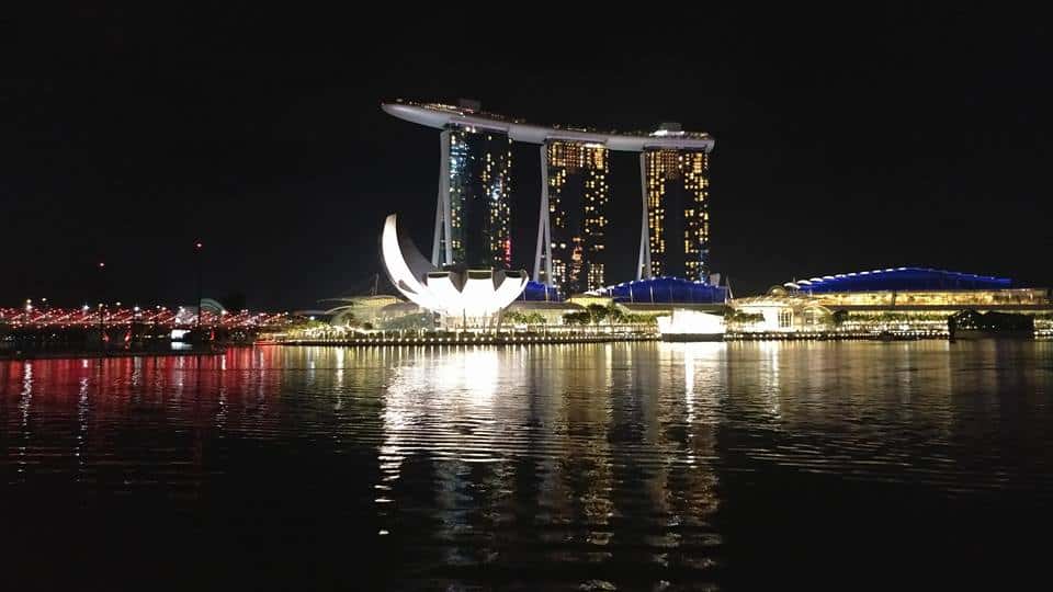 סינגפור עם ילדים - Marina Bay Sands בלילה