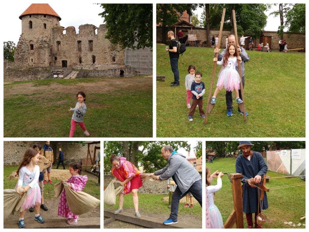 לטביה עם ילדים - פסטיבל ימי הביניים בטירת צסיס