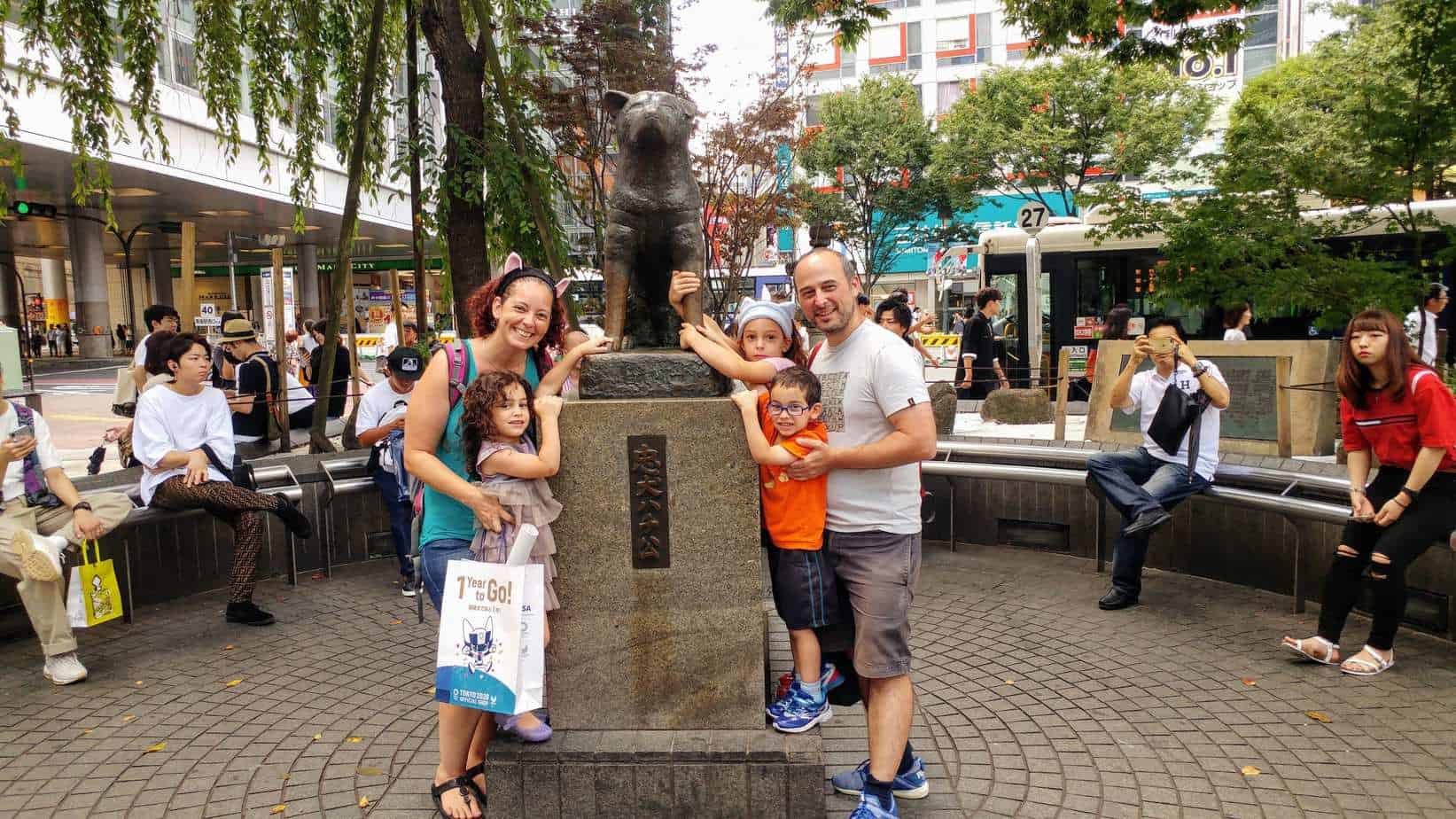 טוקיו עם ילדים - פסל הכלב האצ׳יקו Hachiko
