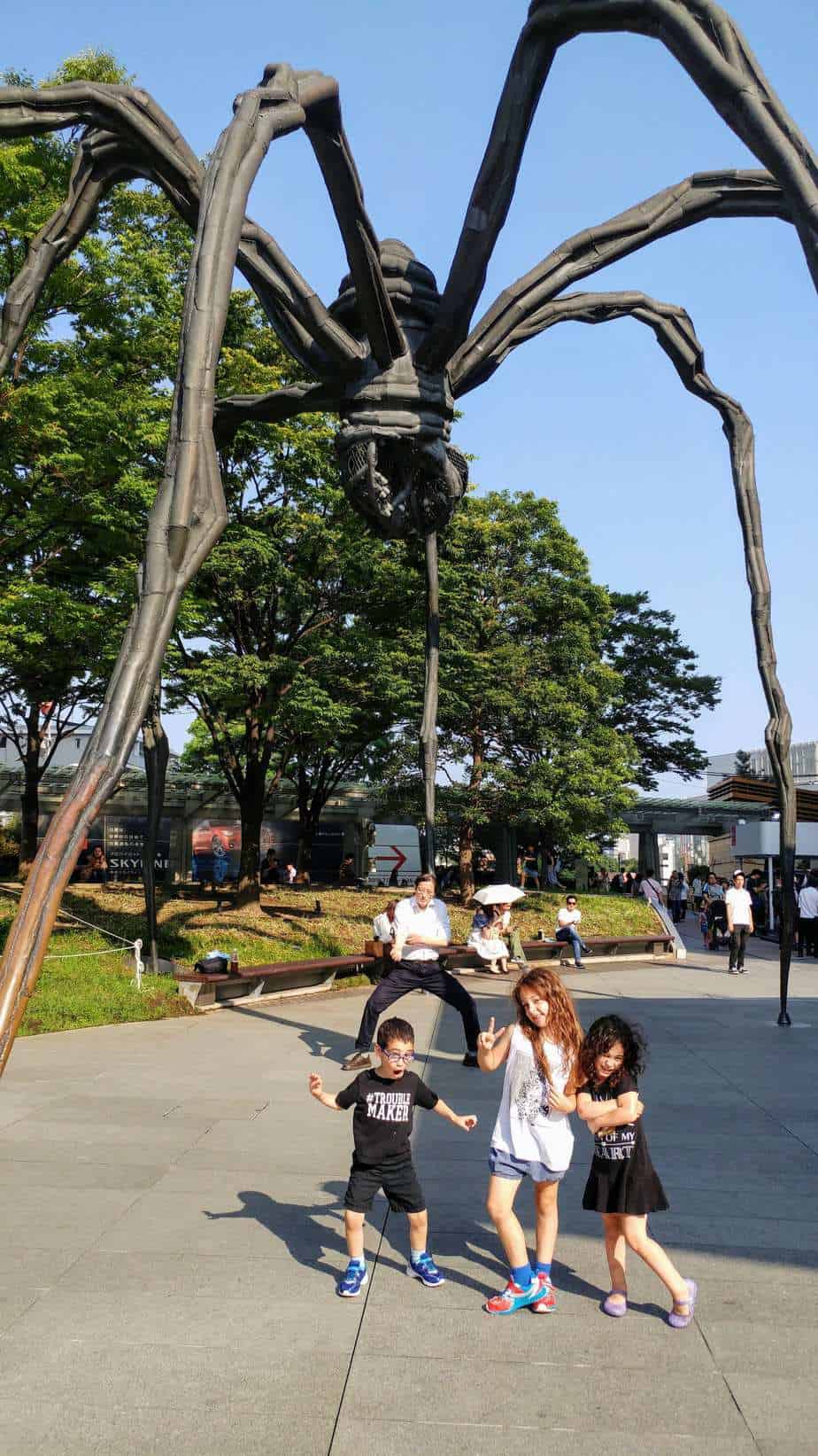 טוקיו עם ילדים - העכביש ברופונגי Roppongi