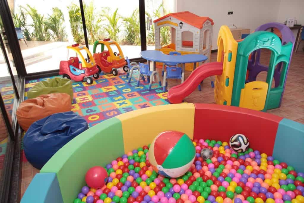 מלונות מומלצים בגואה למשפחות עם ילדים - תמונה של חדר המשחקים במלון
